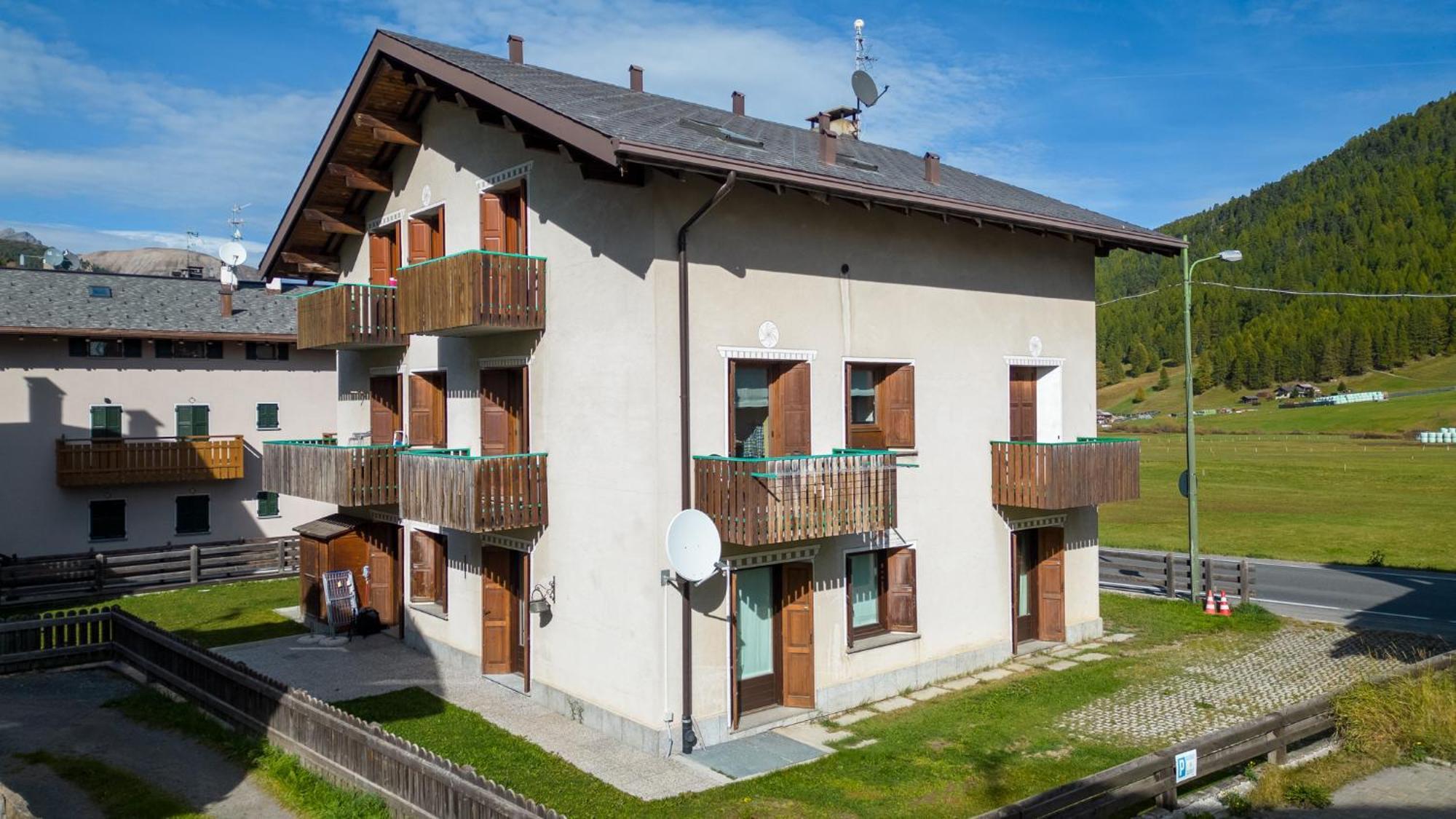 Bluebell Apartments Livigno Esterno foto